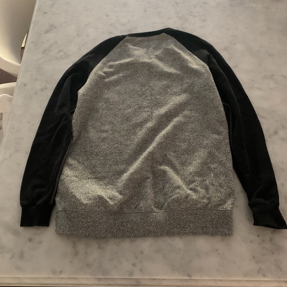 Roots Crewneck - Picture 2 of 3